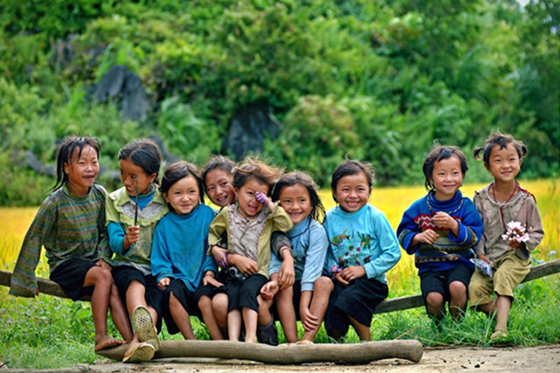 Sapa easy Trekking 2 Days – 3 Nights ( Night train + Overnight in Hotel)